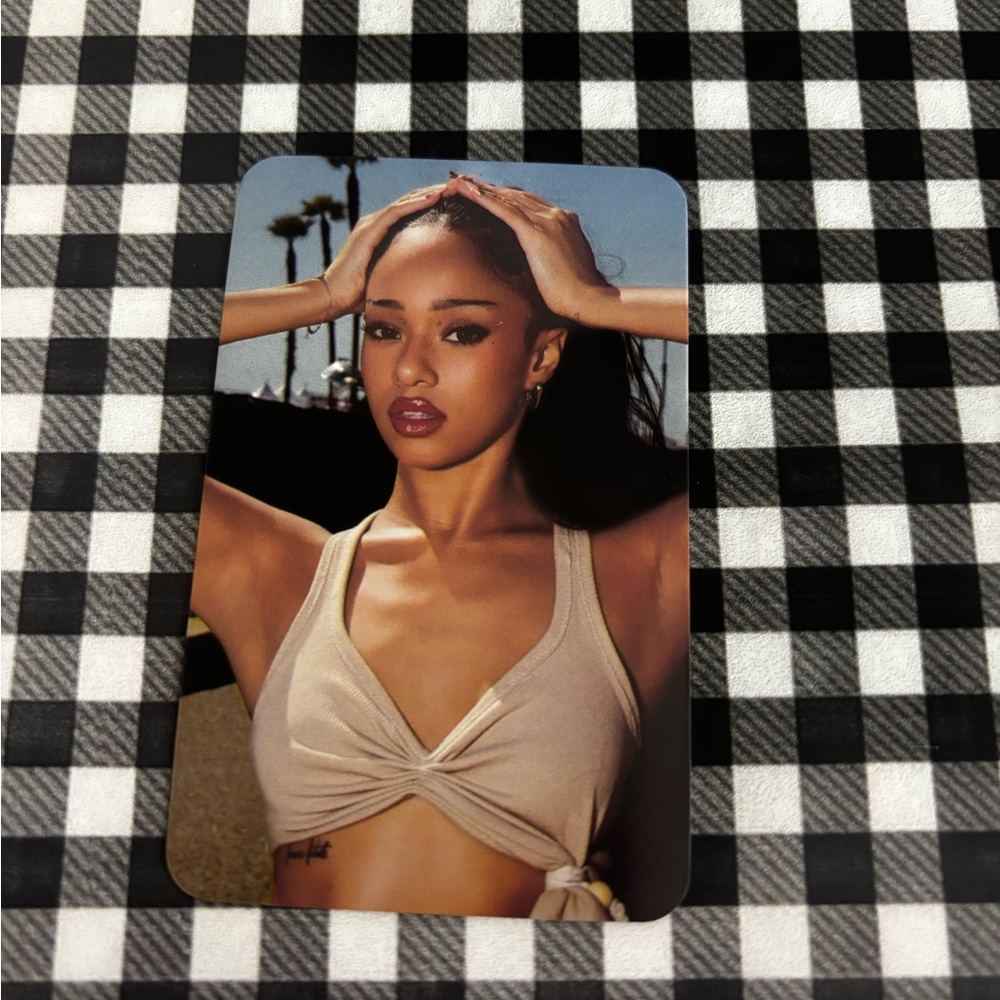 Kpop lomocard Set of KATSEYE Beautiful Chaos Edition - Picture 2 of 7